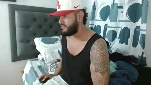 Snapshot of daniloh_xxx chatting on February 15, 7:51 am daniloh_xxx online show from February 15, 7:51 am