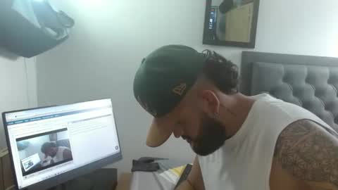 Snapshot of daniloh_xxx chatting on February 22, 5:55 pm daniloh_xxx online show from February 22, 5:55 pm