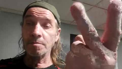 Snapshot of danimal5000 chatting on May 27, 7:00 pm danimal5000 online show from May 27, 7:00 pm