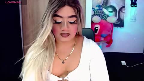 Snapshot of danipein chatting on October 3, 11:18 am danipein online show from October 3, 11:18 am