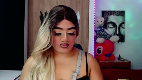 Snapshot of danipein chatting on October 14, 11:22 am danipein online show from October 14, 11:22 am