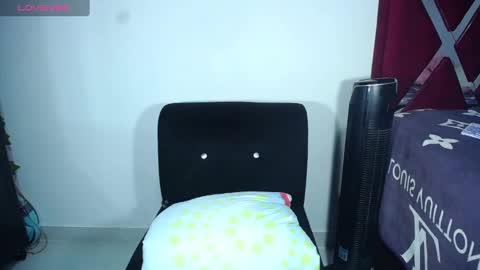 Snapshot of danisabrownn chatting on January 6, 4:13 pm danisabrownn online show from January 6, 4:13 pm