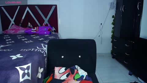 Snapshot of danisabrownn chatting on March 4, 2:42 pm danisabrownn online show from March 4, 2:42 pm