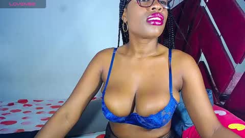 Snapshot of danisabrownn chatting on October 15, 1:33 pm danisabrownn online show from October 15, 1:33 pm