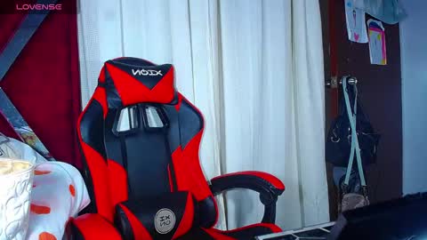 danisabrownn online show from November 18, 7:07 pm