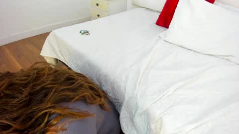 Snapshot of danisha99 chatting on February 6, 3:09 pm INSTAGRAM Minni Moom online show from February 6, 3:09 pm