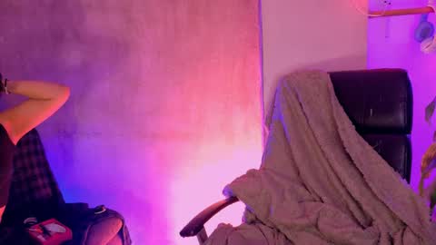 Snapshot of danita_veelz chatting on May 24, 1:10 am danita_veelz online show from May 24, 1:10 am