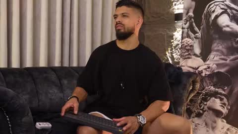 Snapshot of dann_saenz chatting on November 8, 6:57 am Dann saenz online show from November 8, 6:57 am