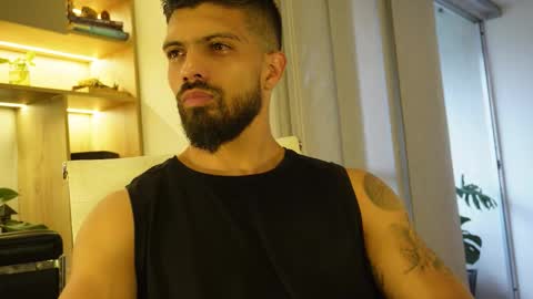 Snapshot of dann_saenz chatting on November 11, 11:43 am Dann saenz online show from November 11, 11:43 am