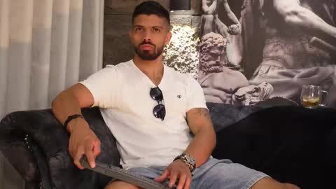 Snapshot of dann_saenz chatting on November 21, 4:16 pm Dann saenz online show from November 21, 4:16 pm