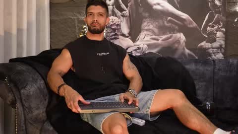 Snapshot of dann_saenz chatting on November 26, 8:43 pm Dann saenz online show from November 26, 8:43 pm