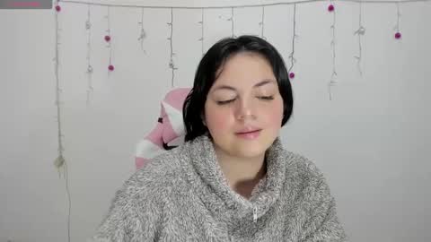 Snapshot of danna_1111 chatting on December 12, 12:55 pm danna online show from December 12, 12:55 pm