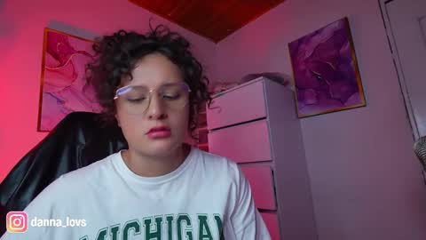 Danna Lovs online show from May 2, 1:21 am