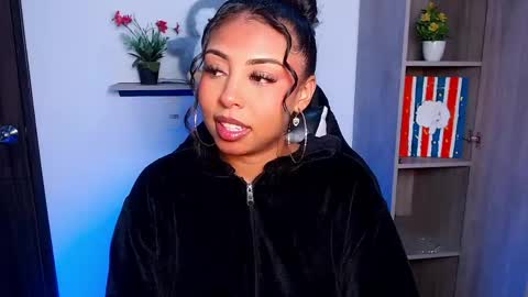 Snapshot of danna_schmidt23 chatting on June 6, 9:03 am Danna online show from June 6, 9:03 am