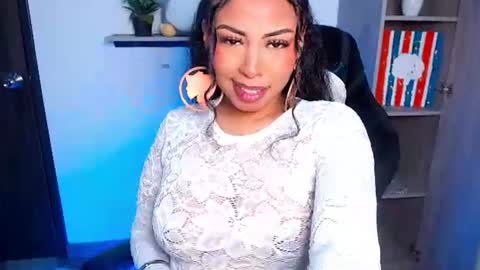 Snapshot of danna_schmidt23 chatting on June 13, 7:39 am Danna online show from June 13, 7:39 am