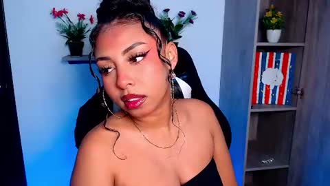 Snapshot of danna_schmidt23 chatting on July 9, 7:12 am Danna online show from July 9, 7:12 am
