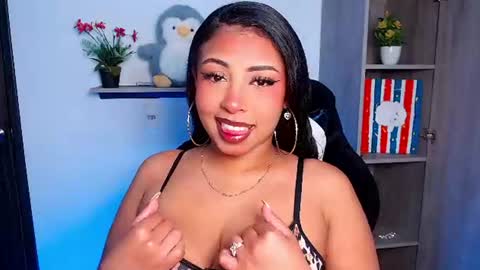 Snapshot of danna_schmidt23 chatting on July 13, 8:28 am Danna online show from July 13, 8:28 am