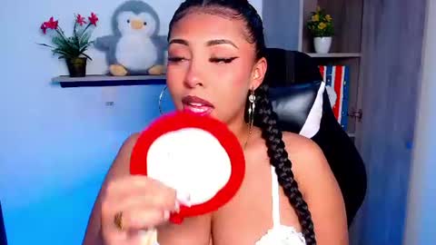 Snapshot of danna_schmidt23 chatting on July 26, 8:10 am Danna online show from July 26, 8:10 am