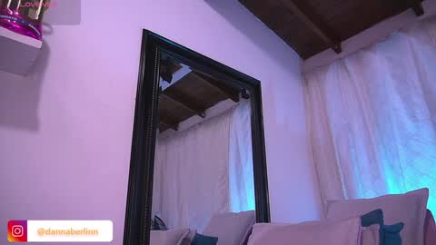 Snapshot of dannaberlin chatting on September 8, 7:24 pm Danna Berlin online show from September 8, 7:24 pm