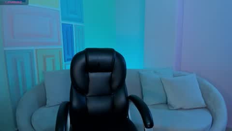 Danna Cruz  online show from September 19, 7:03 pm