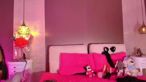 Snapshot of dannadoll69 chatting on June 5, 11:49 am Dannamunoz130 online show from June 5, 11:49 am