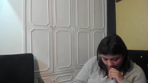 Snapshot of dannagarza chatting on February 4, 4:15 am Danna Garza online show from February 4, 4:15 am