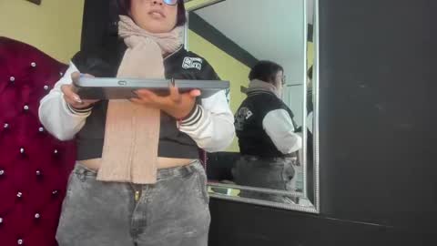 Snapshot of dannagarza chatting on March 9, 5:00 am Danna Garza online show from March 9, 5:00 am