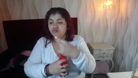 Snapshot of dannagarza chatting on December 1, 4:28 am Danna Garza online show from December 1, 4:28 am