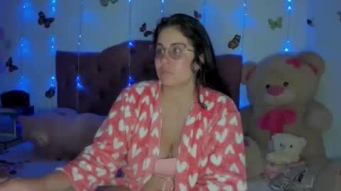 Danna Sofia jeins online show from April 12, 2:11 pm