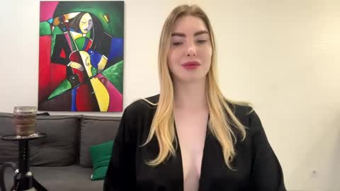 Snapshot of dannamissss chatting on February 7, 4:35 pm dannamissss online show from February 7, 4:35 pm