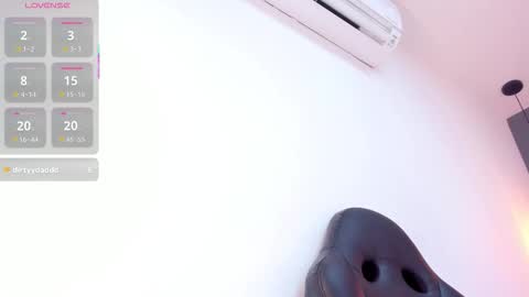 Danna online show from November 10, 3:55 pm