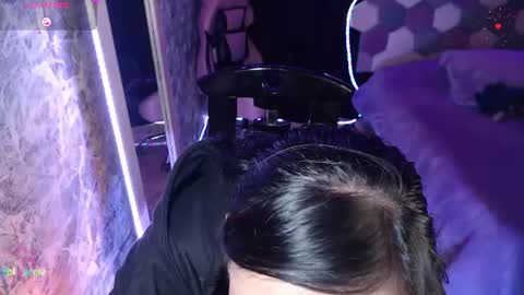 Snapshot of danniela_james chatting on June 16, 4:37 am danna online show from June 16, 4:37 am