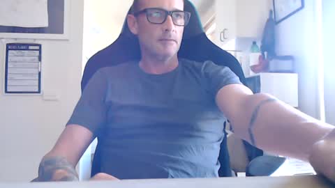 Snapshot of dannozdirekt chatting on February 27, 5:02 am dannozdirekt online show from February 27, 5:02 am