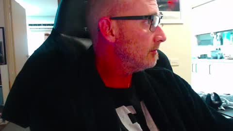 Snapshot of dannozdirekt chatting on April 26, 1:42 pm dannozdirekt online show from April 26, 1:42 pm