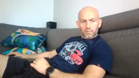 Snapshot of danny81boy chatting on July 10, 9:12 am danny81boy online show from July 10, 9:12 am