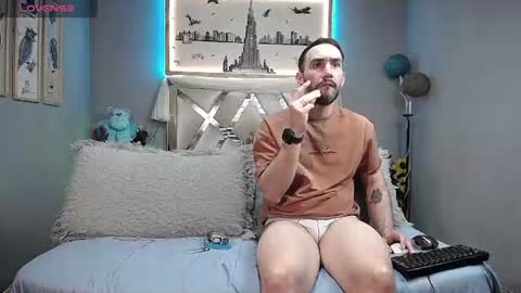 Snapshot of danny_hot_fun chatting on August 1, 8:35 am Danny and Alex online show from August 1, 8:35 am