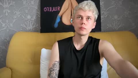 Snapshot of danny_love01 chatting on May 19, 8:53 am danny online show from May 19, 8:53 am