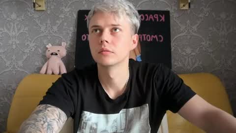 Snapshot of danny_love01 chatting on June 11, 12:14 pm danny online show from June 11, 12:14 pm