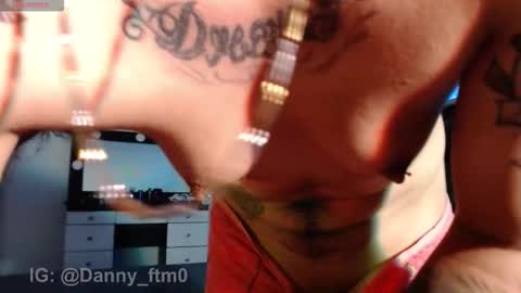 Snapshot of danny_stark chatting on December 17, 11:22 pm Danny online show from December 17, 11:22 pm