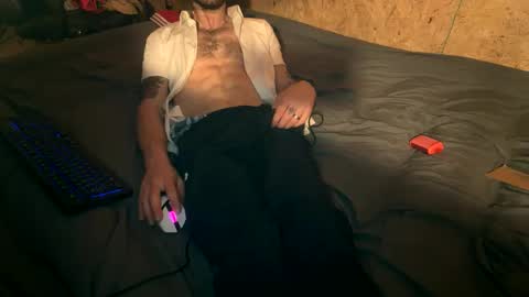 Snapshot of dannygowild chatting on May 22, 3:02 am dannygowild online show from May 22, 3:02 am