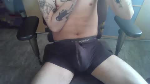 Snapshot of dannylbnz chatting on April 30, 5:08 pm Danny L. online show from April 30, 5:08 pm