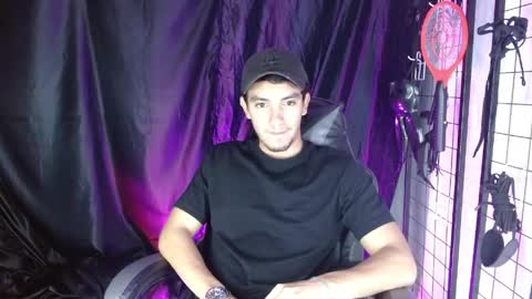 Snapshot of dante_18cm chatting on May 7, 12:27 am Dante online show from May 7, 12:27 am
