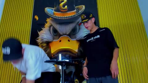 dante_brown1 online show from October 19, 9:04 pm