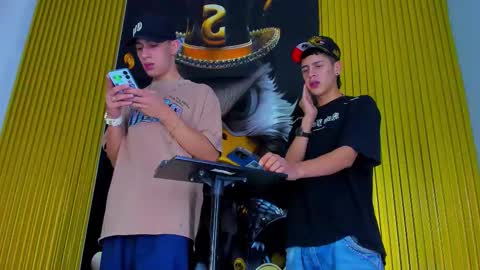 dante_brown1 online show from November 6, 10:10 pm