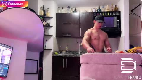 Snapshot of dante_franco chatting on June 5, 12:17 am dante_franco online show from June 5, 12:17 am