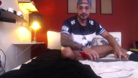 Snapshot of dante_hell1 chatting on August 2, 4:27 pm Dante Hell online show from August 2, 4:27 pm