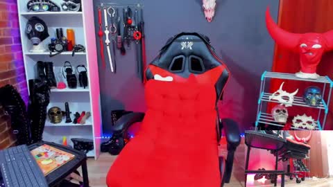 Snapshot of dante_infernos chatting on May 1, 4:55 pm Dante online show from May 1, 4:55 pm