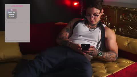 Snapshot of dantecoppolaa chatting on November 4, 11:59 pm Dante coppola online show from November 4, 11:59 pm