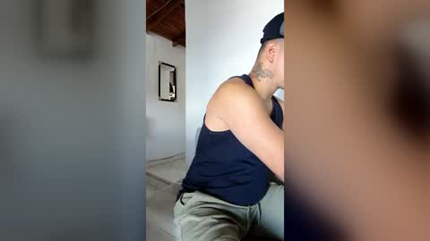 Snapshot of dantelaamenaza1020 chatting on July 24, 5:22 pm dantelaamenaza1020 online show from July 24, 5:22 pm
