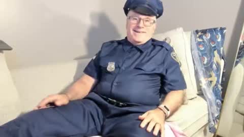 Snapshot of dantes_lion chatting on November 1, 6:15 am Mark online show from November 1, 6:15 am